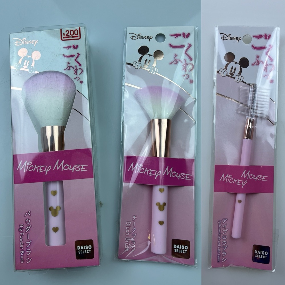 Disney Brushes Set of 3 N211-49 - Picture 1 of 7